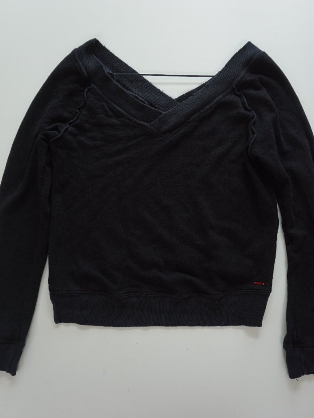 n:Philanthropy Mayer Distressed V-Neck Sweatshirt in Black Cat S